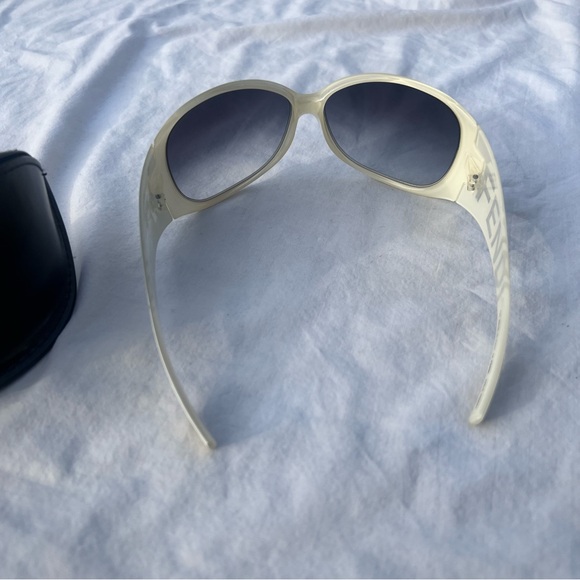 💎 RARE 💎 Fendi White Logo Shield Sunglasses - Picture 6 of 12